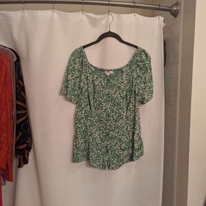 Beachlunchlounge Puff Sleeve Ruffled Blouse in White and Green